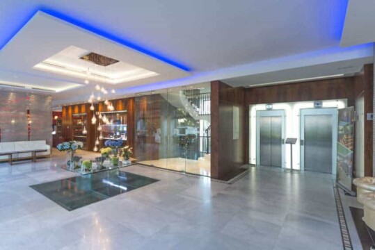 Reforma: Recibidor de un hotel Reforma: Recibidor de un hotel