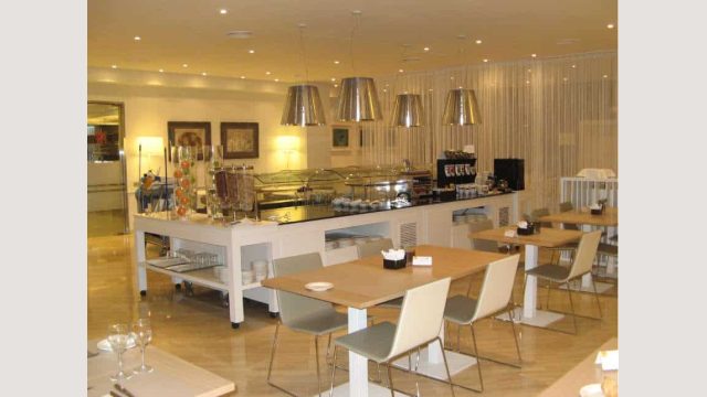 Reforma del restaurante de un hotel Reforma del restaurante de un hotel